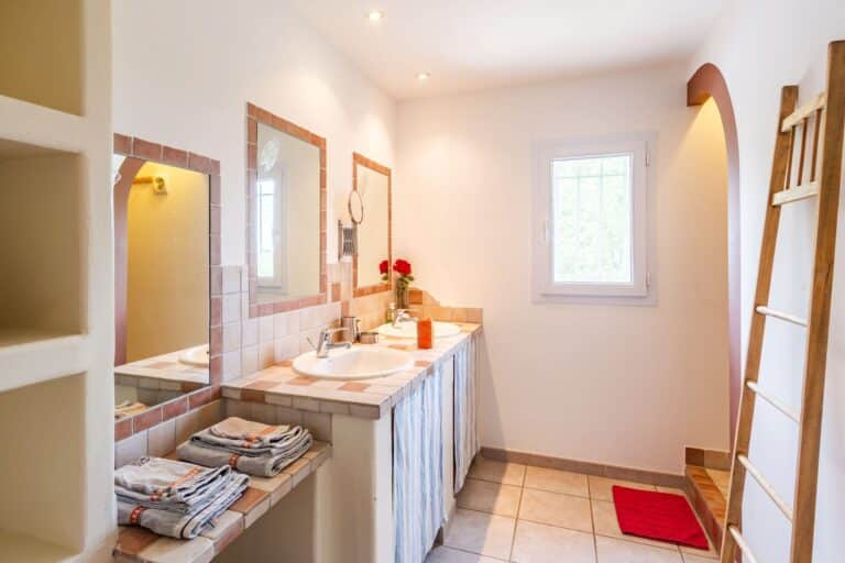 Salle de bain commune